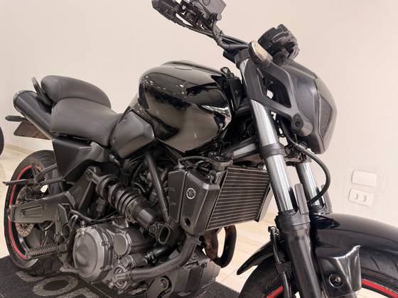 YAMAHA MT-03 